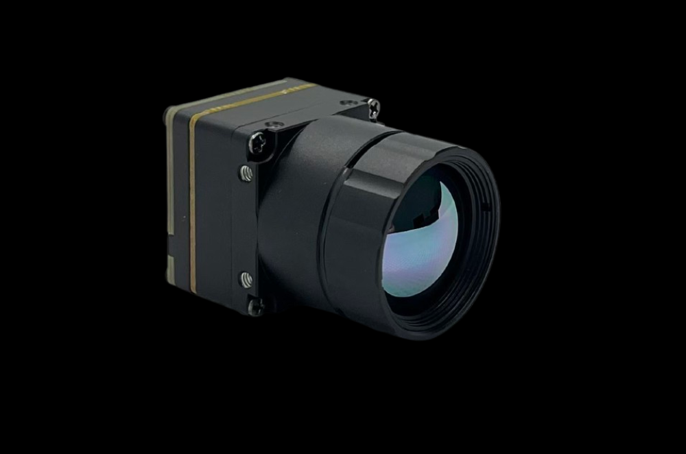 UAV Lightweight Thermal Camera — ≤40 mK NETD, 640 × 512 VOx LWIR, <8.6 g — ultralight thermal camera module for UAV gimbals, robotics, and mobile platforms.
